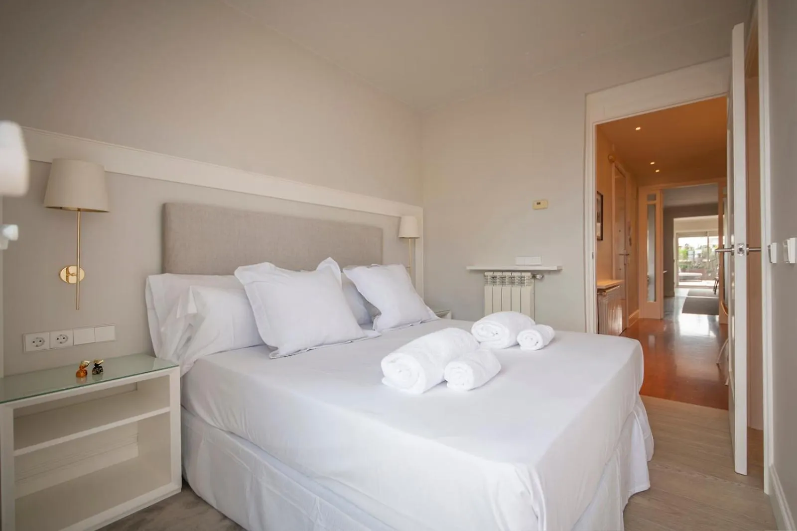 Atico Duplex Con Cinco Dormitorios Barcelona 0*,