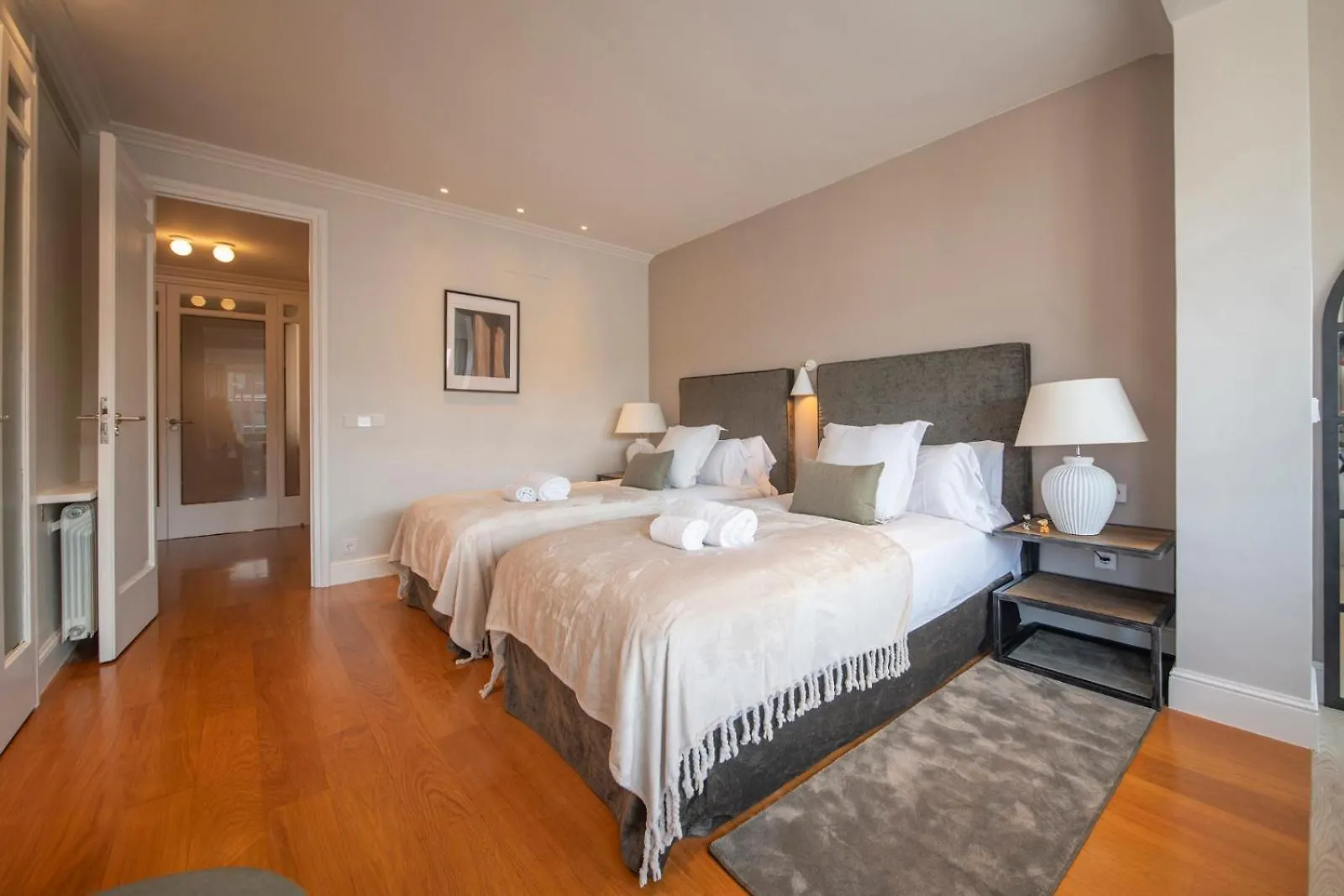 Atico Duplex Con Cinco Dormitorios Barcelona 0*,