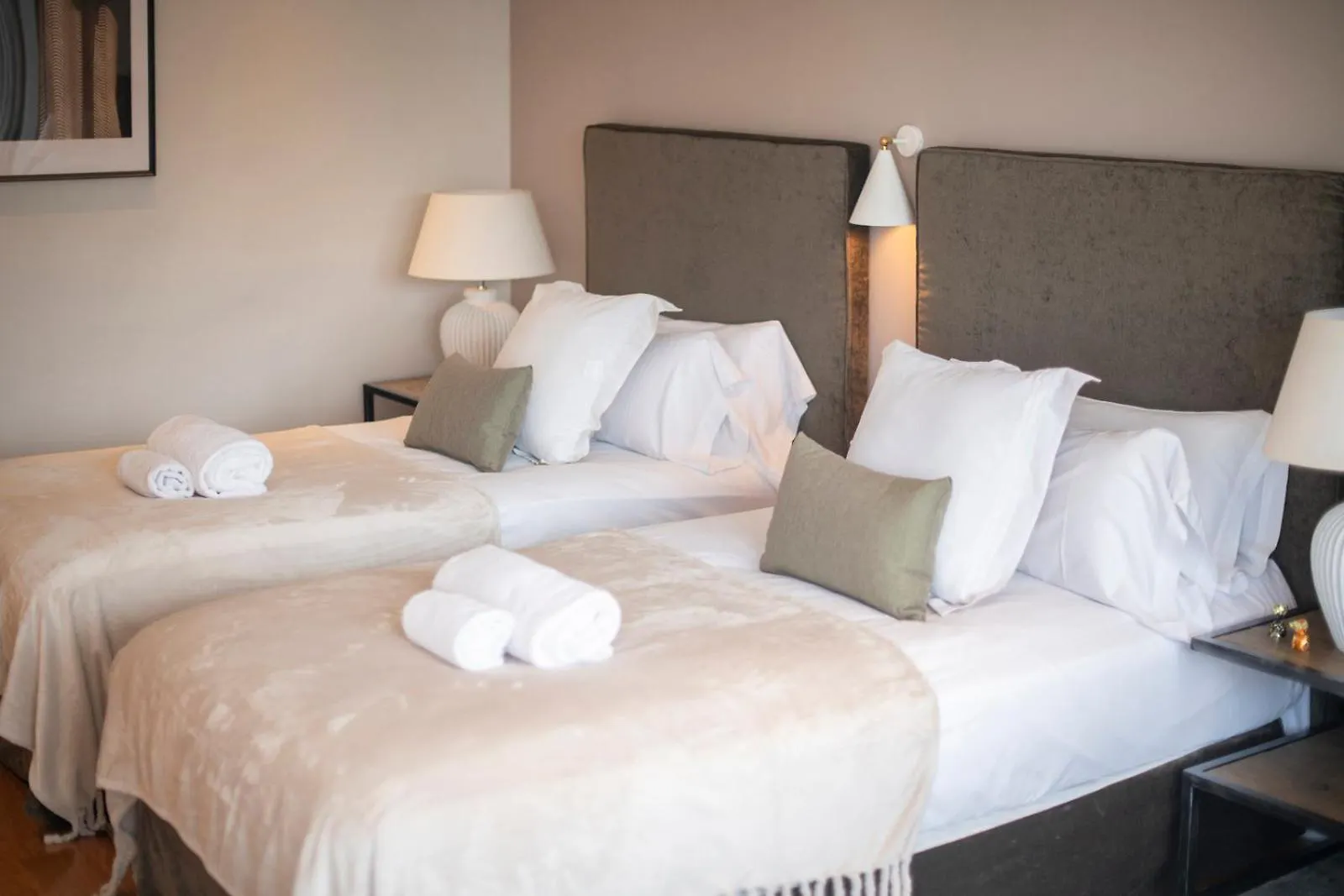 Atico Duplex Con Cinco Dormitorios Barcelona Spanien