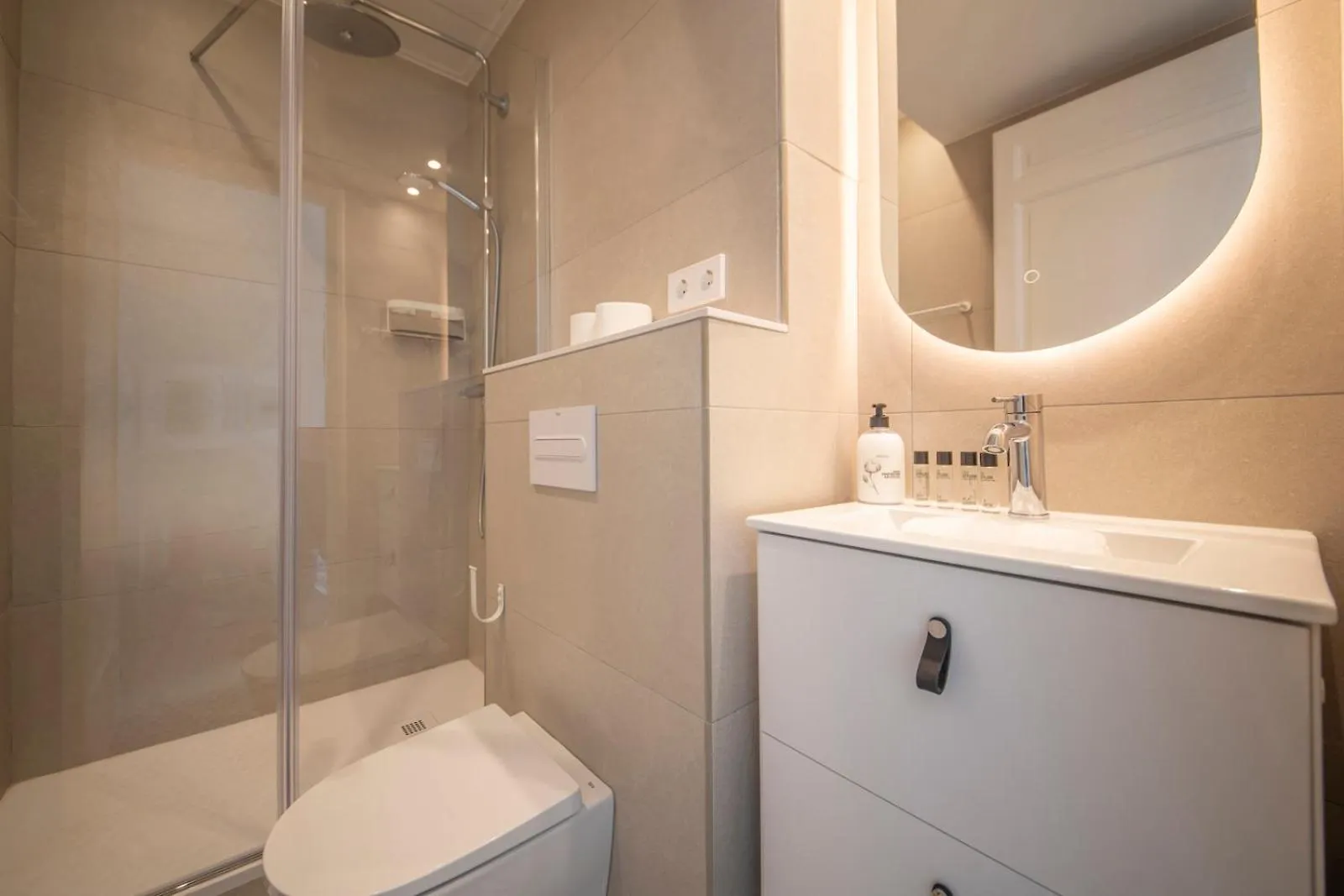 Atico Duplex Con Cinco Dormitorios Barcelona Apartman