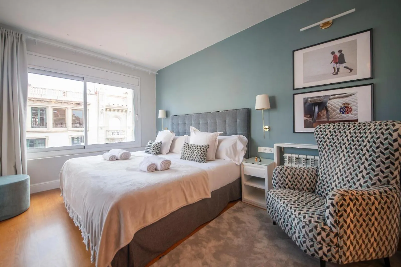 Atico Duplex Con Cinco Dormitorios location