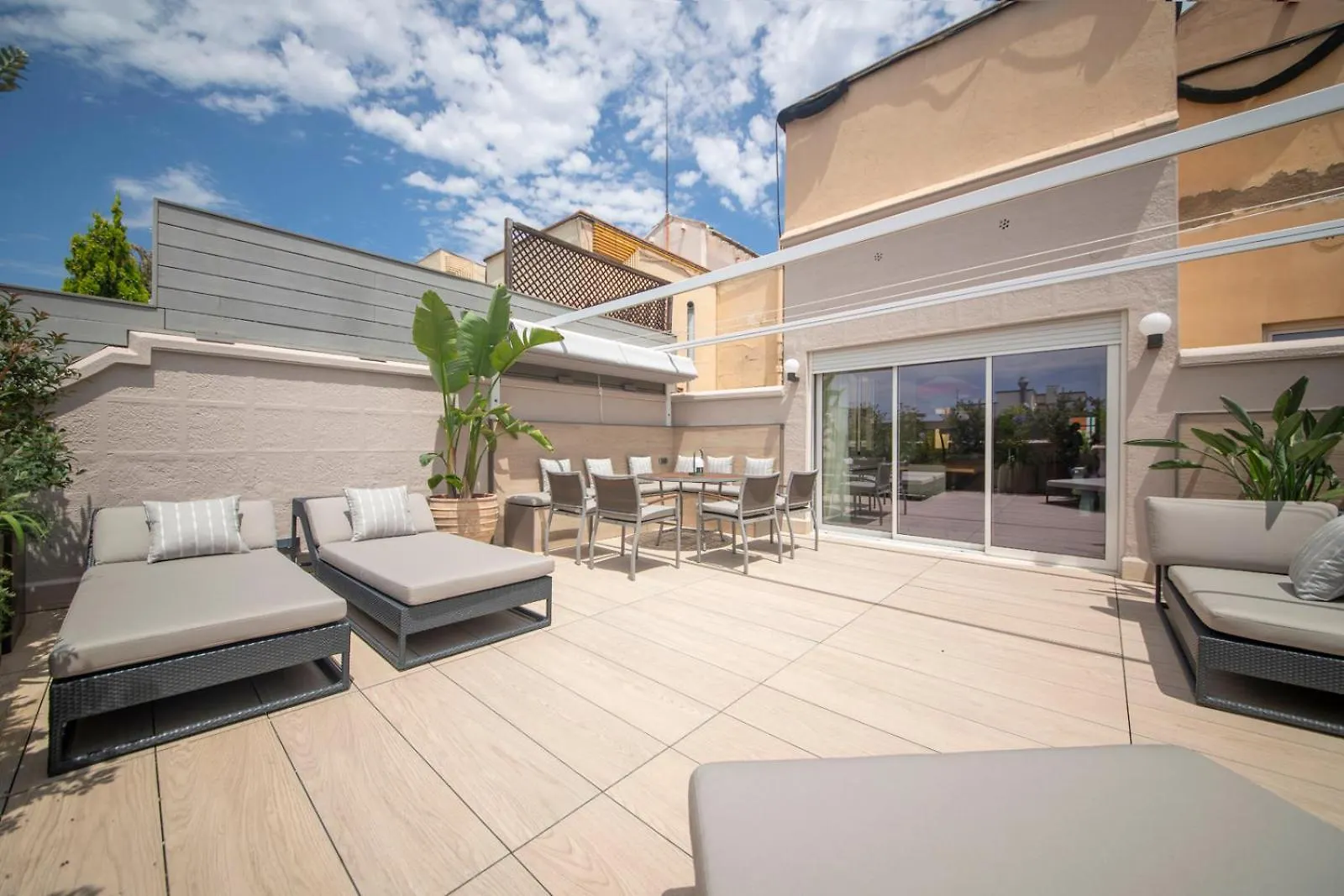 Atico Duplex Con Cinco Dormitorios Barcelona 0*,