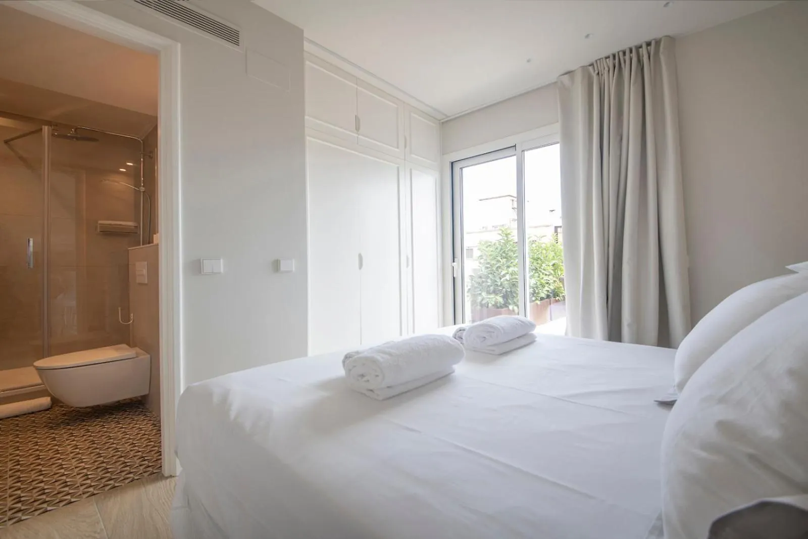 Atico Duplex Con Cinco Dormitorios Barcelona Apartman